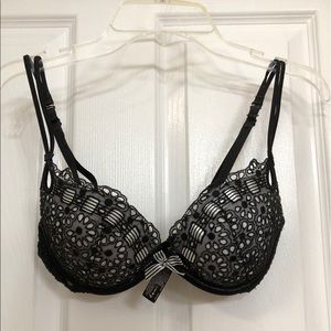 Barely worn Victoria’s Secret Push Up Bra